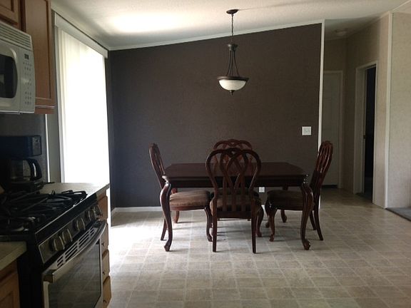 4th image of 37793 Louise Ave