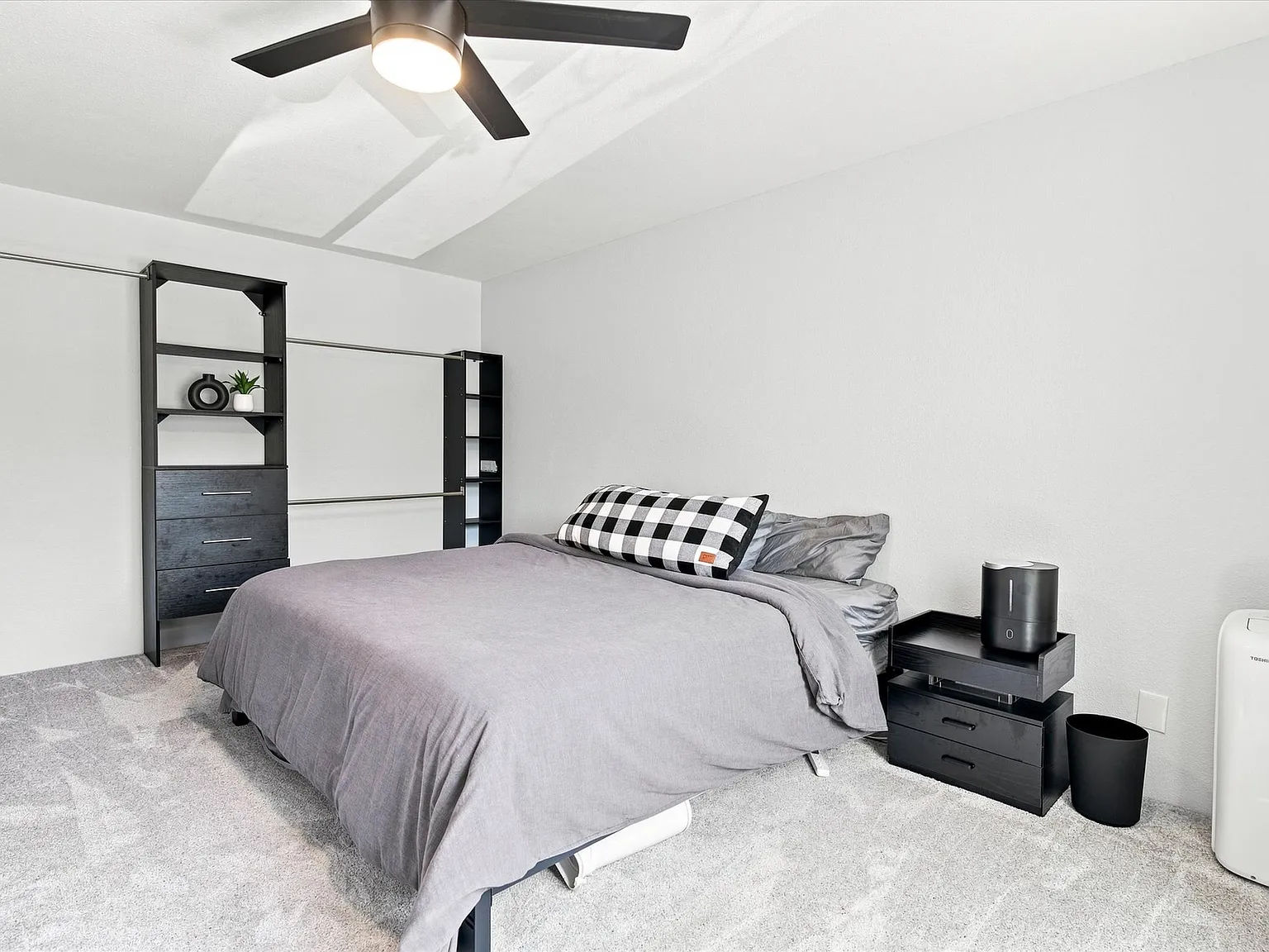 2 bed, 788 sqft, $1,950 — Photo 3