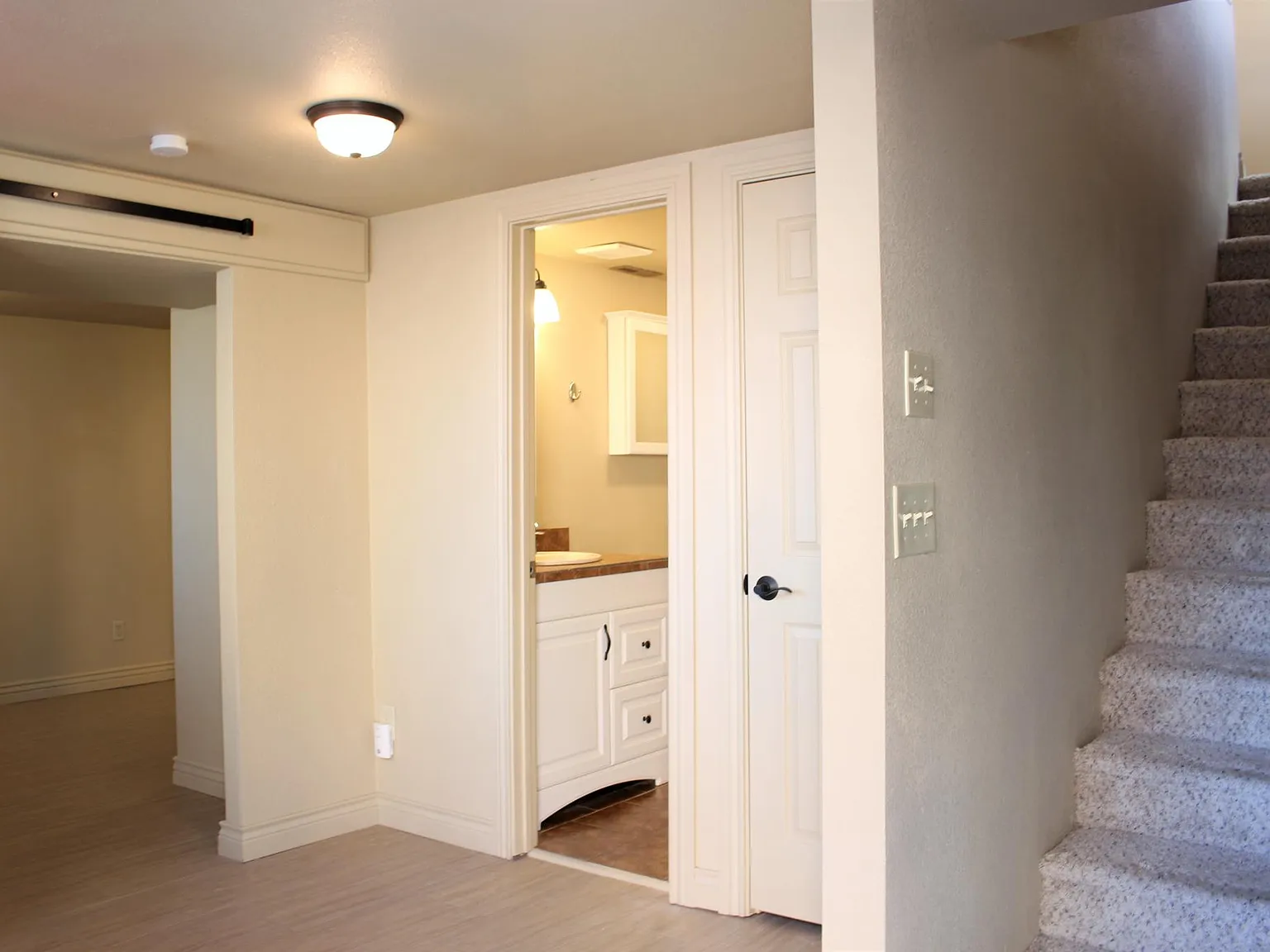 2 bed, 1078 sqft, $1,525 — Photo 3