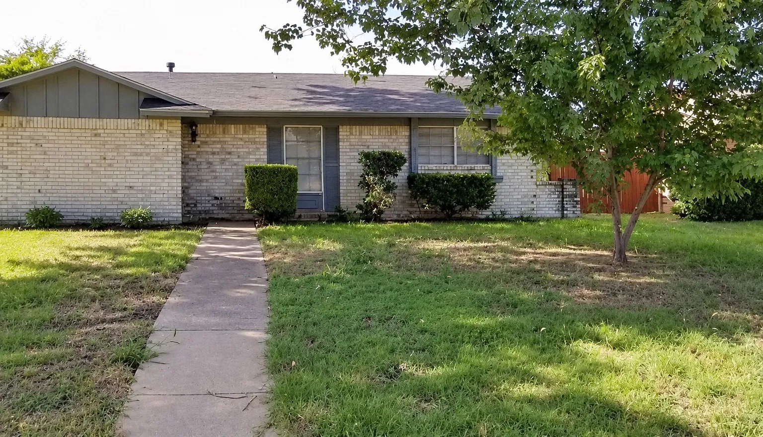 3 bed, 1.5 bath, 1017 sqft, $1,900 — Photo 1