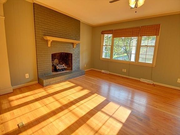 4th image of 104 Lakeshore Dr