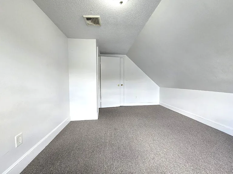 25 Myrtle St #3R — Photo 9