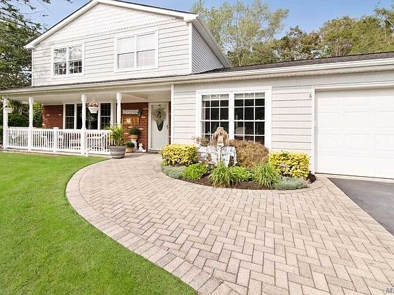 3rd image of 43 Strathmore Village Dr