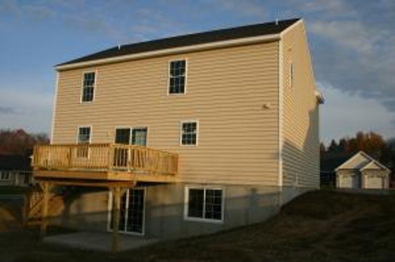2nd image of 42 Circle Rock Dr