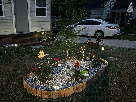 4th image of 303 E 11th Street