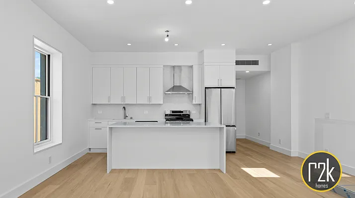 Rented by Realty 2000 Corp | media 11