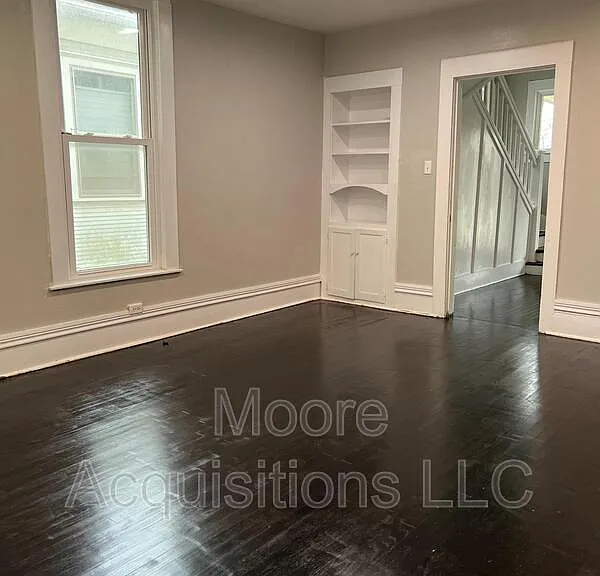 1018 W Sears St — Photo 5