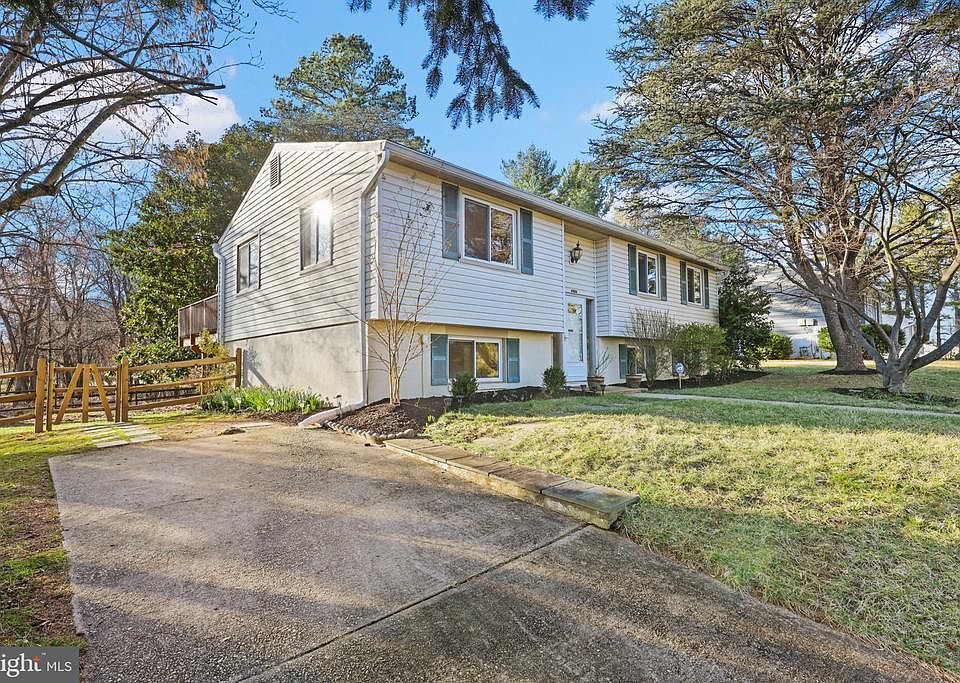 1st image of 4994 Eliots Oak Rd