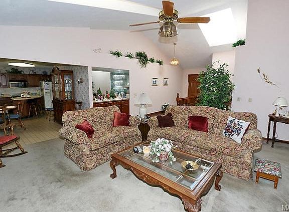 5th image of 15703 Chaste St