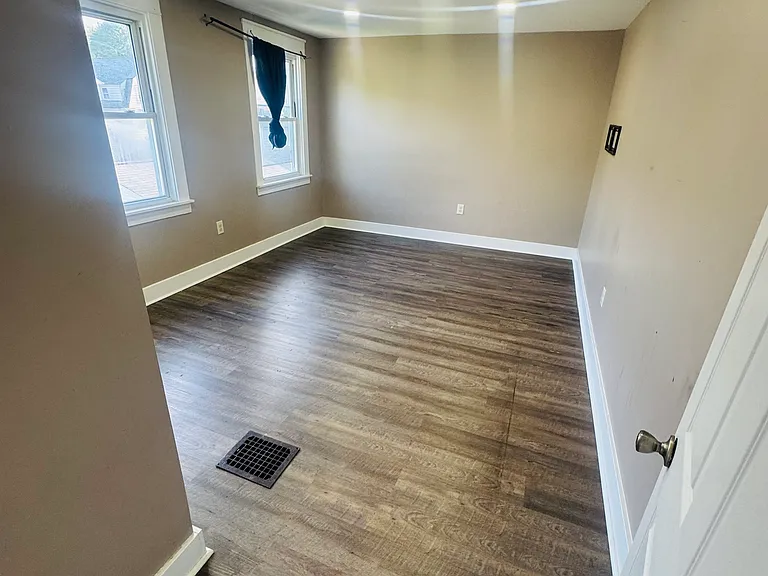 1223 Main St #2 — Photo 2