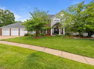 704 Carman Oaks Ct, Ballwin, MO