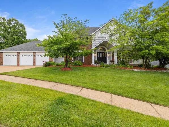 704 Carman Oaks Ct, Ballwin, MO 63021