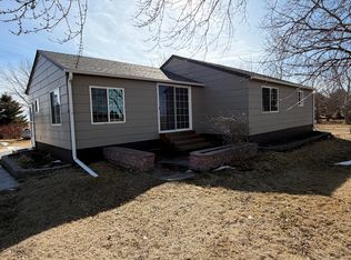 2419 385th Ave S, Aberdeen, SD 57401