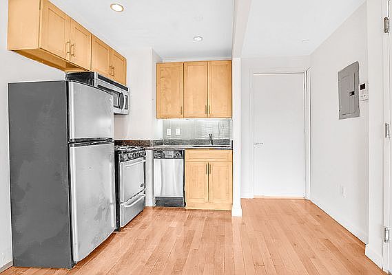 3rd image of 2167 2nd Ave APT 3A