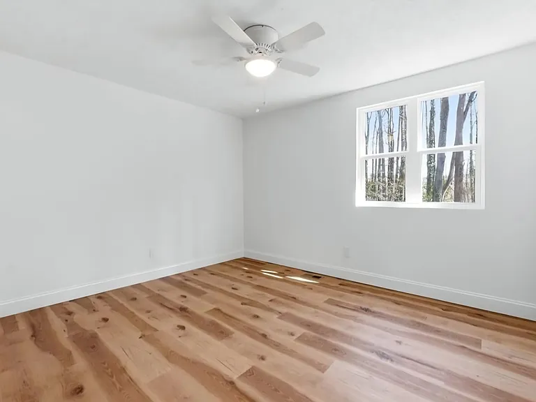 1008 Evangeline Way — Photo 10