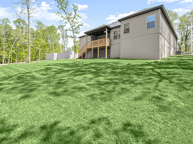 53 Skipton Dr — Photo 4