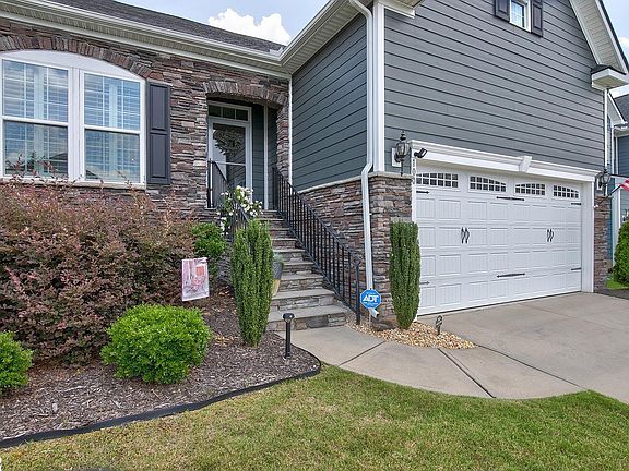2nd image of 100 Woodland Chase Ct