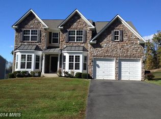 17602 Summer Duck Dr, Dumfries, VA 22026
