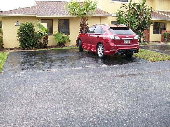 4th image of 16324 Country Lake Cir
