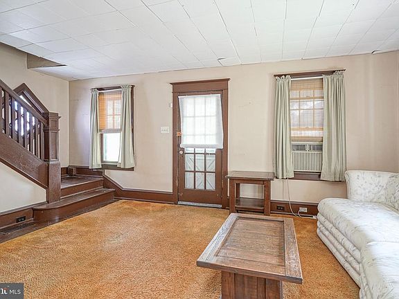 5th image of 4749 Poplar Ave