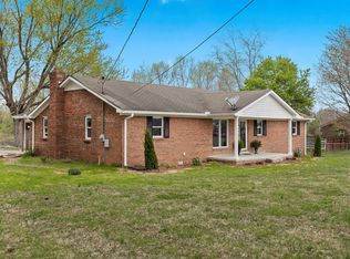 1035 New Deal Potts Rd, Cottontown, TN 37048