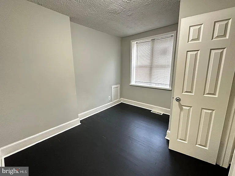 4632 Hillside Rd SE — Photo 9