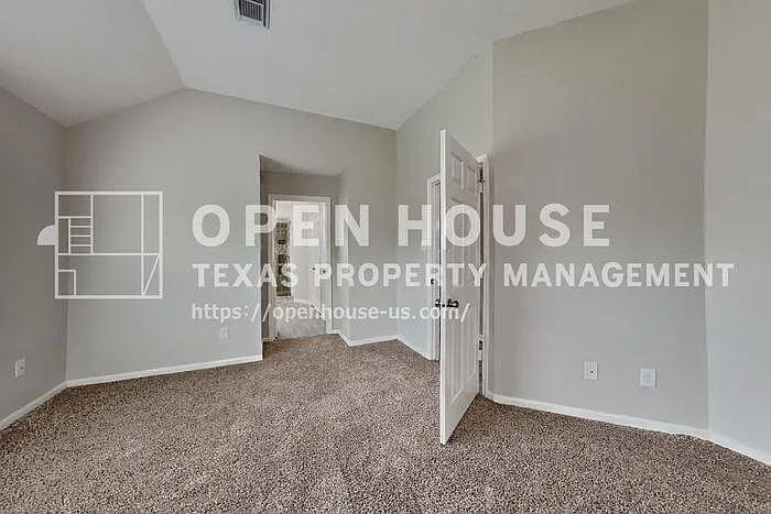 12827 Deer Cove Ln — Photo 9