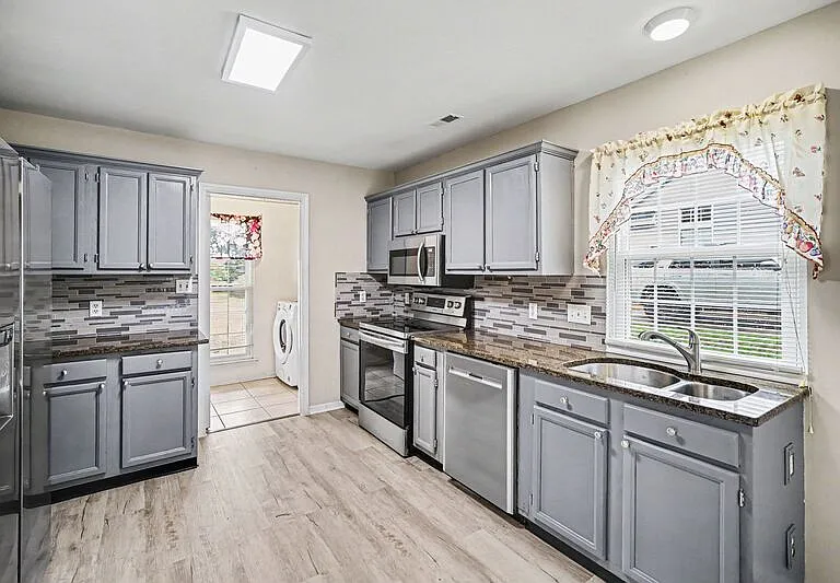 7601 Swedish Ivy Ln — Photo 8