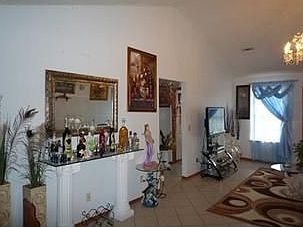 3rd image of 2809 W Bishop Dr