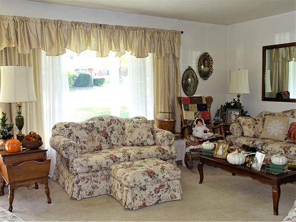 2nd image of 3004 W Brook Dr