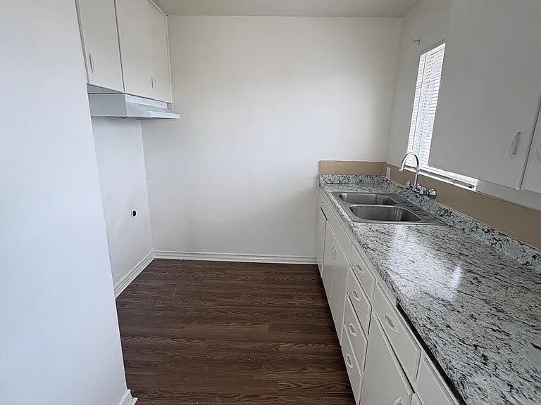 2031 McCray St #2 — Photo 4