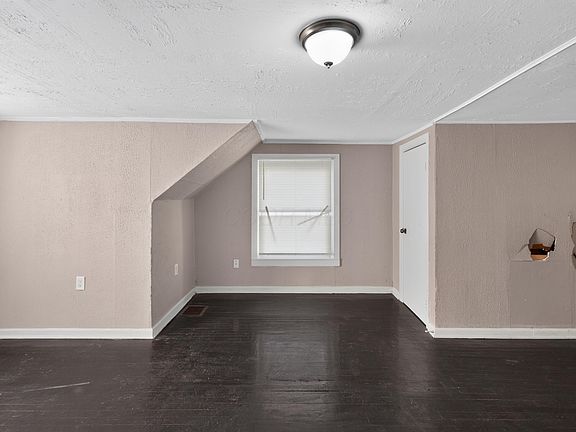 3rd image of 2525 Azelda St