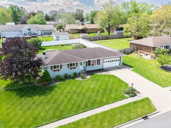 1128 W Progress St, Metamora, IL 61548