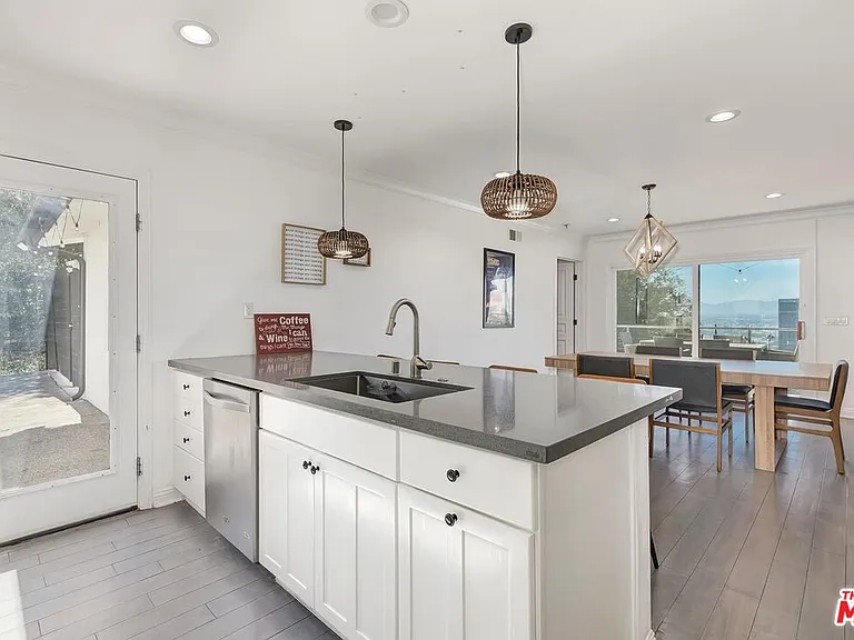 3201 Bonnie Hill Dr — Photo 12