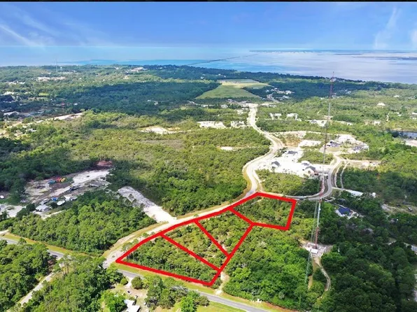 385 Ridgecrest Pkwy, Eastpoint, FL 32328