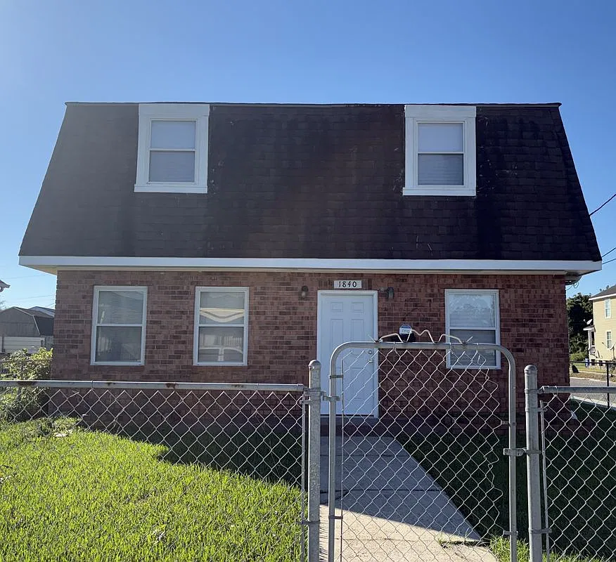 3 bed, 2.0 bath, 2092 sqft, $2,200 — Photo 1