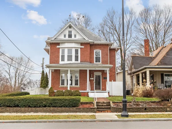 71 W High St, Mooresville, IN 46158