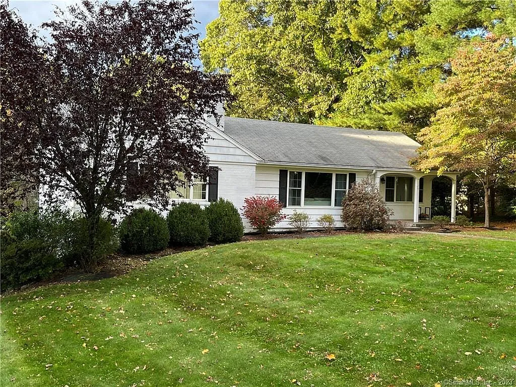 Building Photo - 129 Buttonball Rd