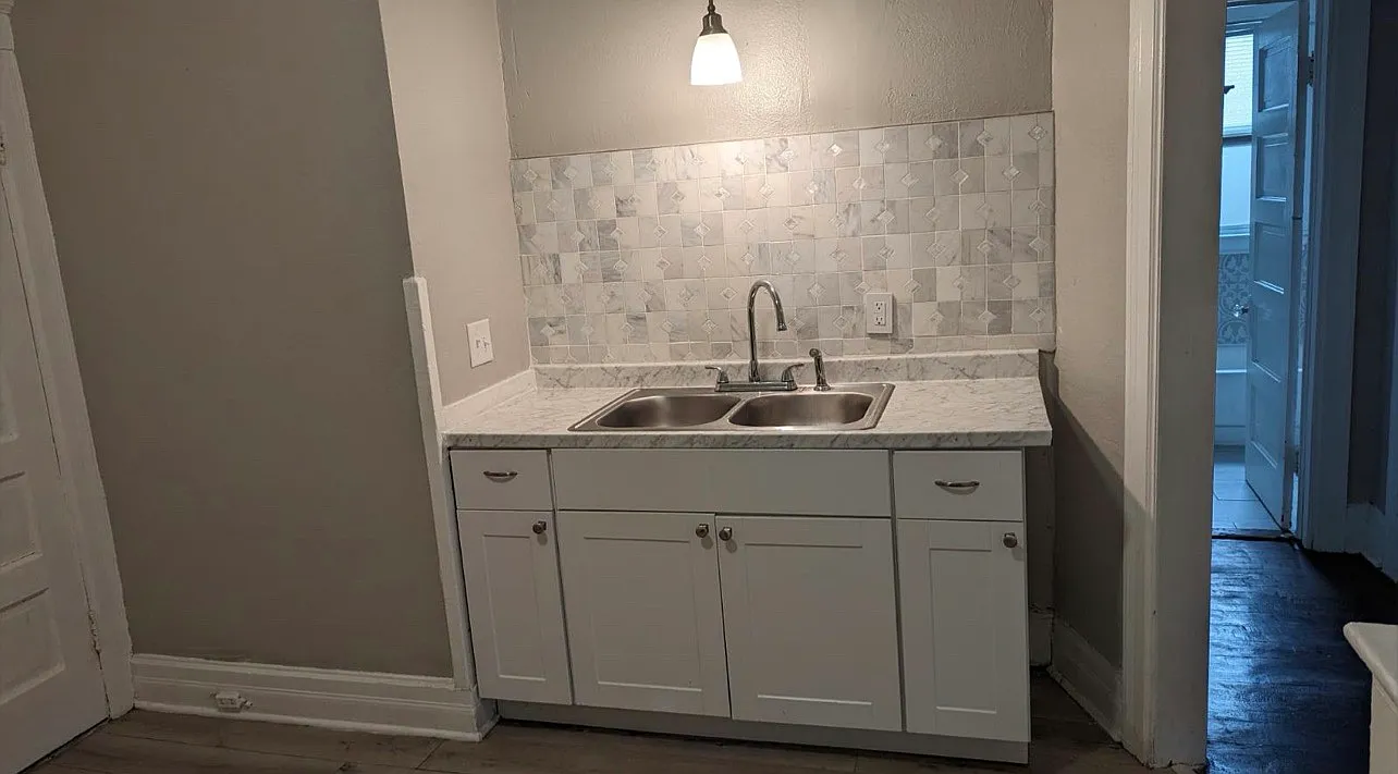 3 bed, 1000 sqft, $1,295 — Photo 4