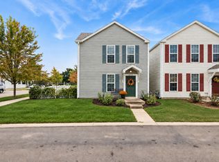 1572 Victoria Park Cir, Aurora, IL 60504