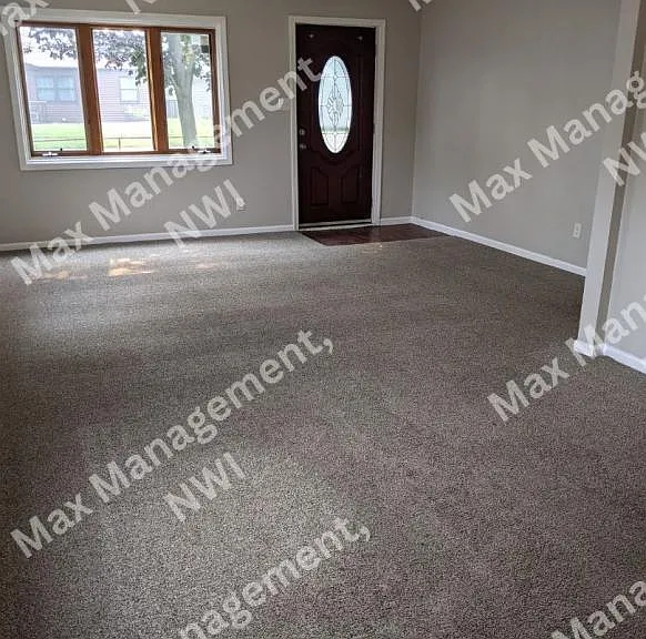 3225 Kenwood St — Photo 2