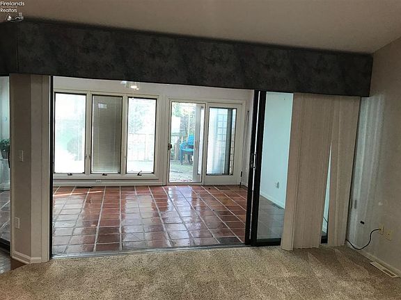 3rd image of 5254 Parkhurst Dr