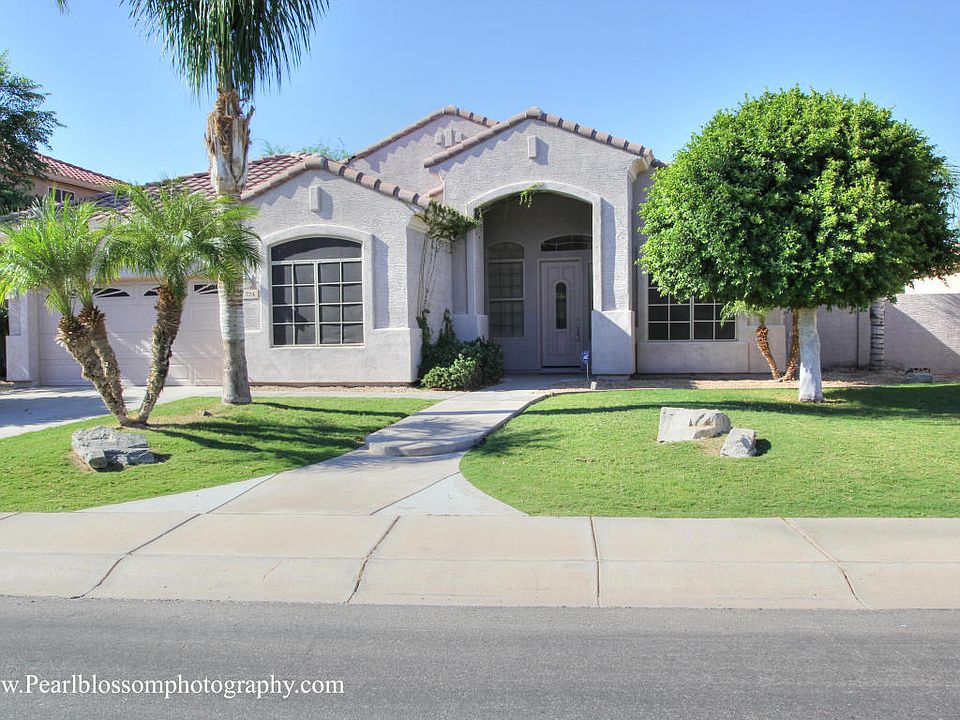 1st image of 724 W Carob Pl
