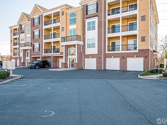 4th image of 536 Doral Ct