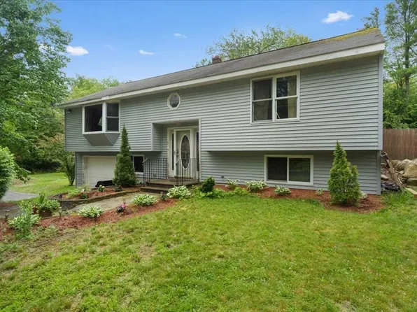 7 Penacook Dr, Ashburnham, MA 01430