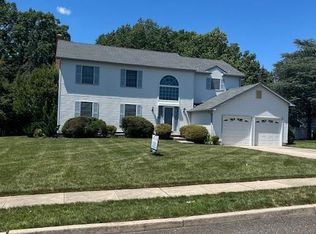 5 Thornfield Cir, Sewell, NJ 08080