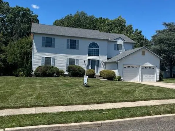 5 Thornfield Cir, Sewell, NJ 08080