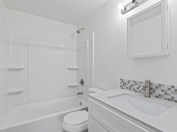5th image of 3571 E Portland Ave #3