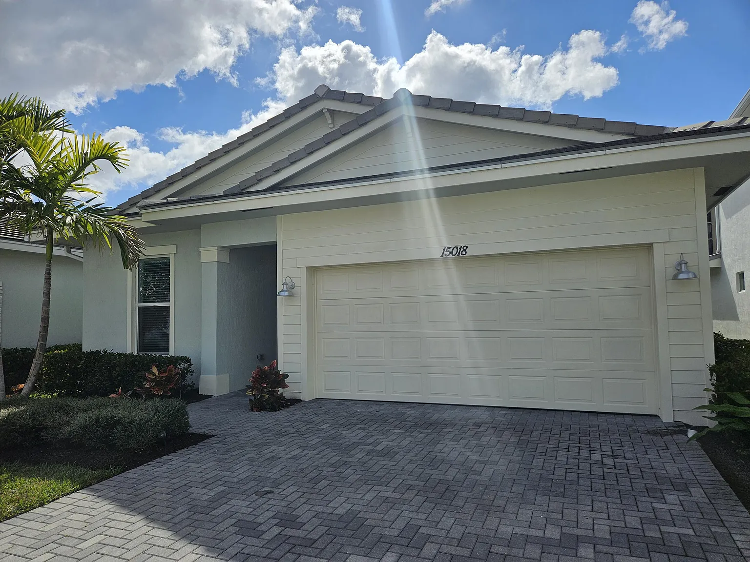 3 bed, 2.0 bath, 1703 sqft, $4,000 — Photo 1