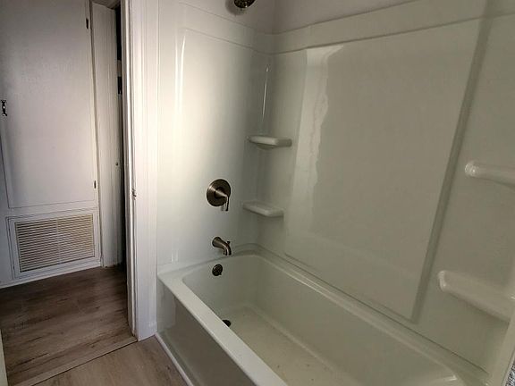 3rd image of 10211 S Dixon Ave APT 2